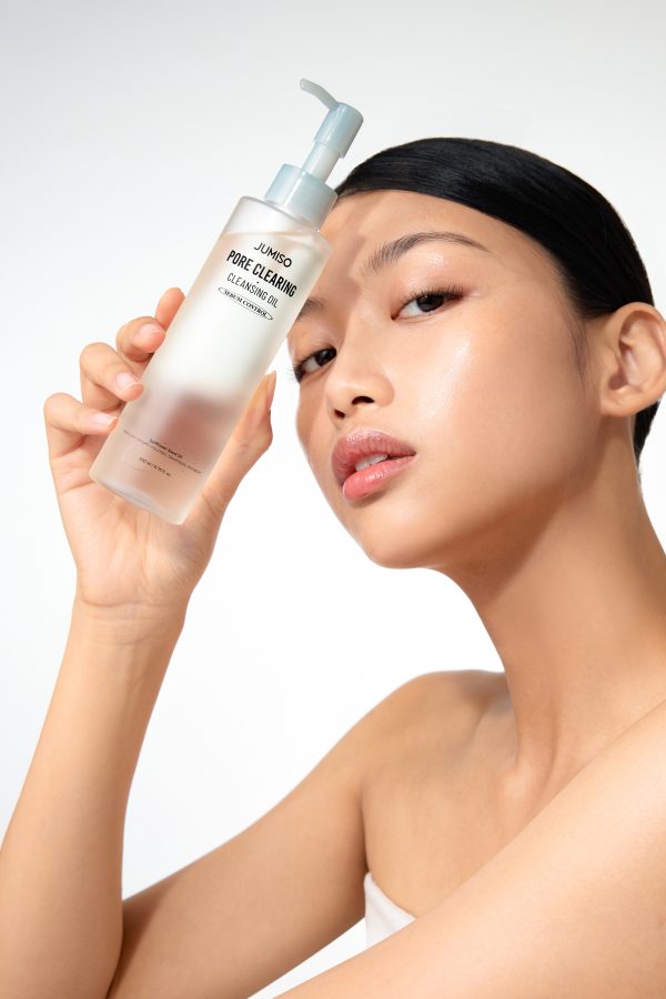 Pore Clearing Cleansing Oil Editorial Image 28 2 scaled